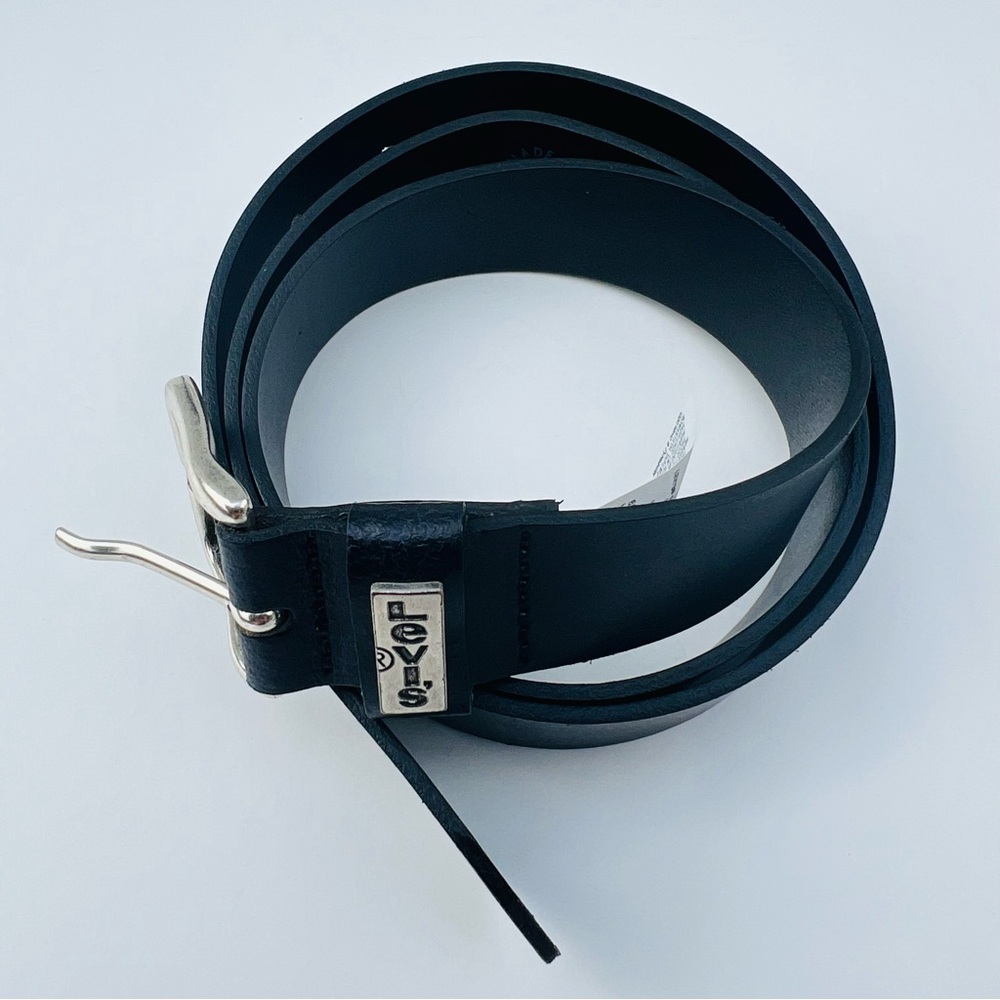 Levi's Women Adjustable Black Belt 37460-0142 Size 90/36 100% Bovine Leather